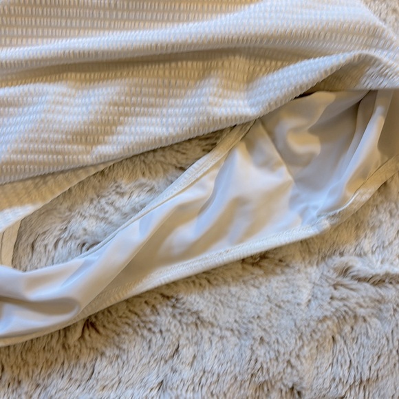 *Final Sale* H&M One Piece - XL - Picture 7 of 7